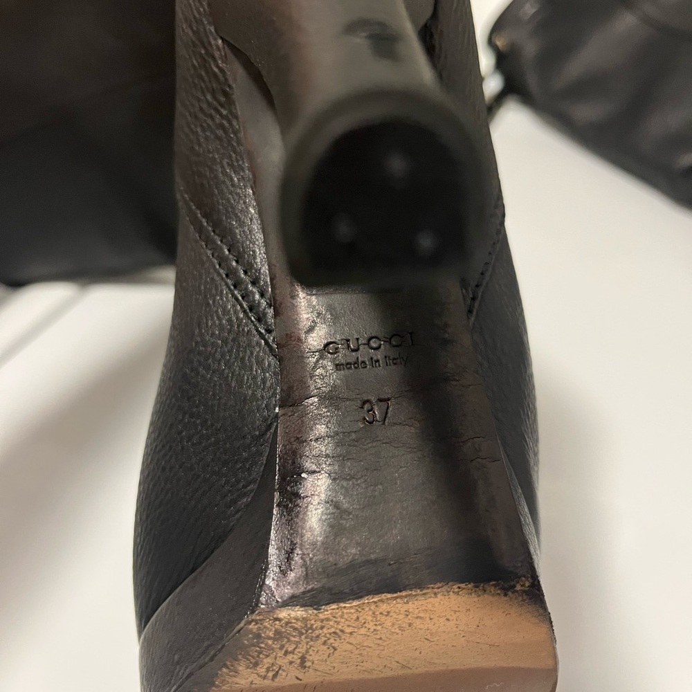 GUCCI Tall Black Leather Boots with Leather braid and tassels. Size 37 - Picture 7 of 12